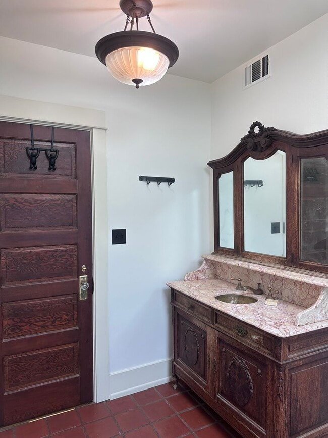 Building Photo - Meticulously Restored 1920s Craftsman on a Private, Hedged Lot | Pet Friendly!
