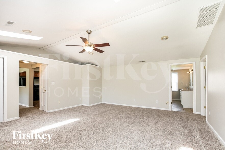 Building Photo - 3312 S Parker Ave