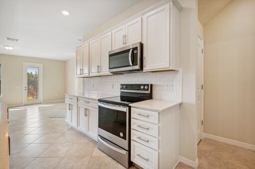 Building Photo - 8632 Escue St