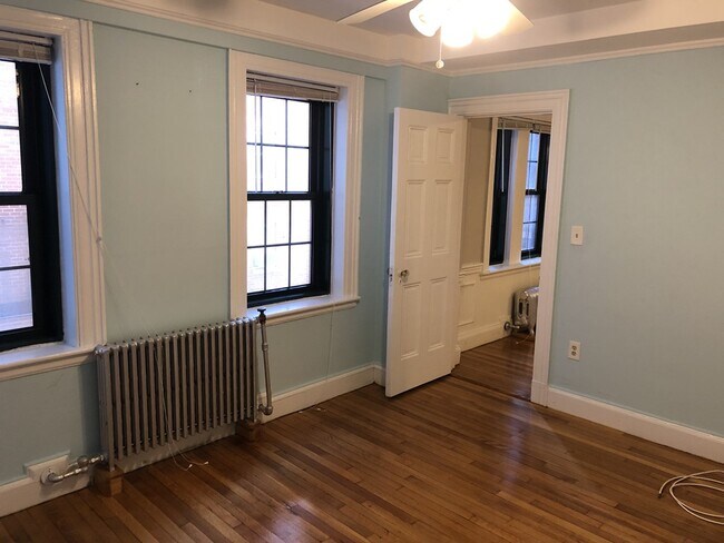 Building Photo - 124 Bowdoin St