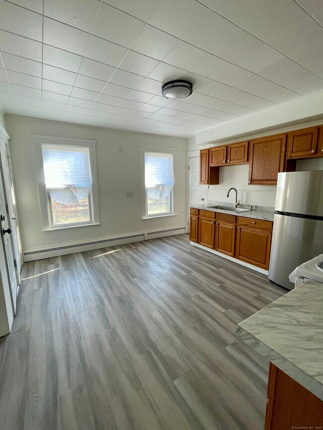 Building Photo - 46 George St