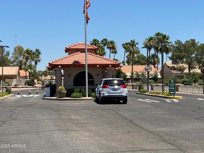 Building Photo - 11115 E Bellflower Ct