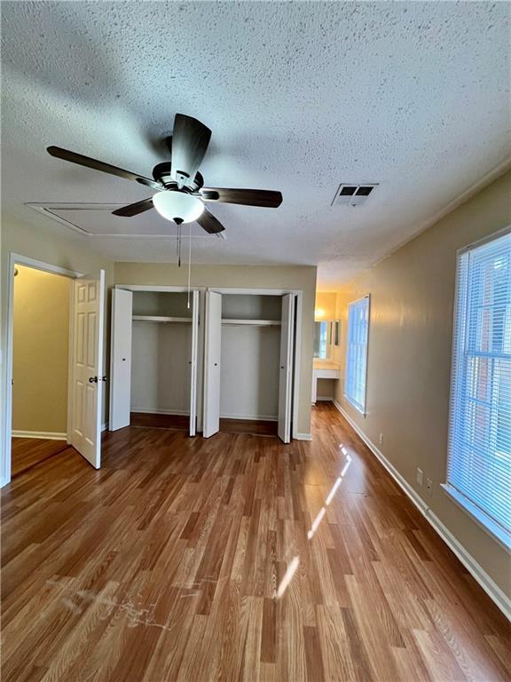 Building Photo - 3888 York Pl