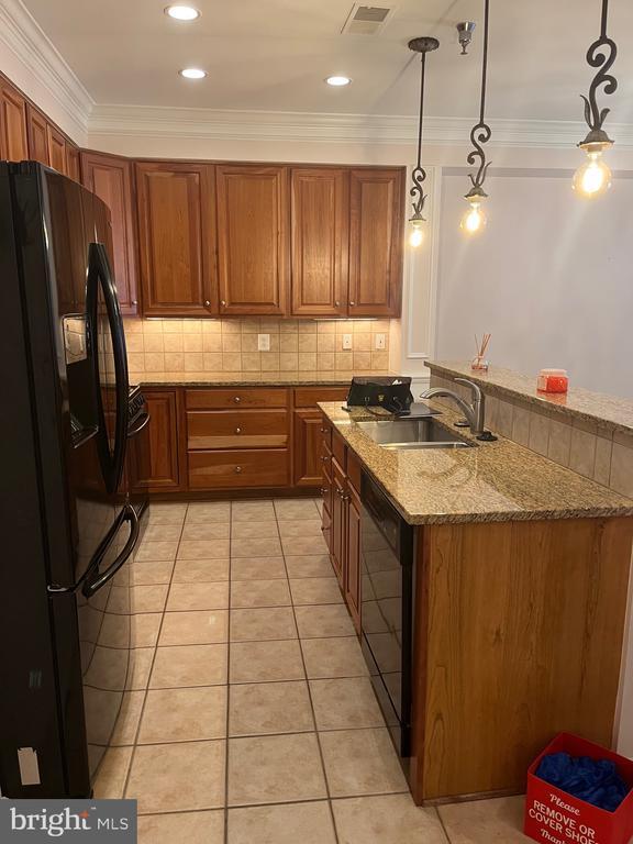 Building Photo - 10328 Sager Ave