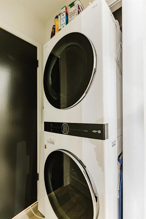 Building Photo - 909 Reinli St