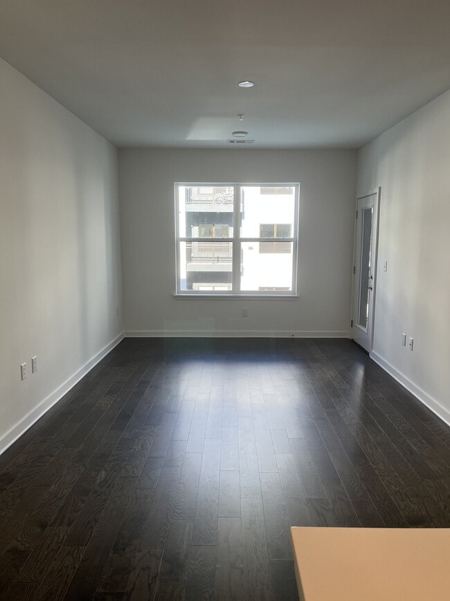 Building Photo - BEAUTIFUL CONDO IN THE HEART OF THE NATIONS IN NASHVILLE, TENNESSEE