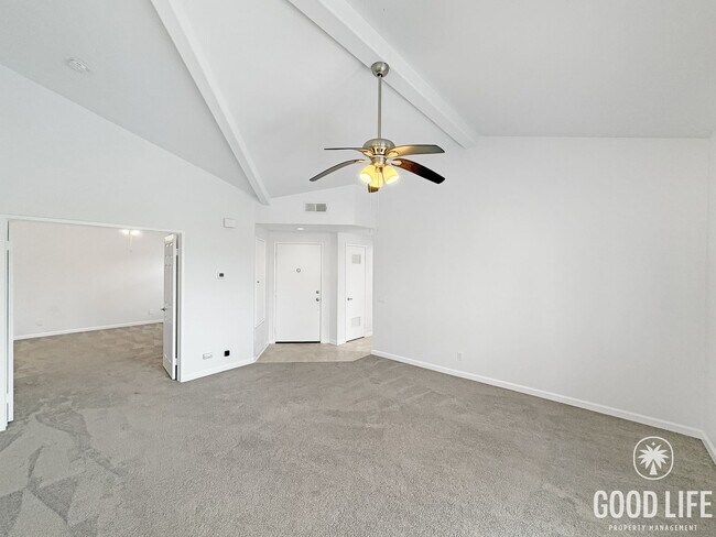 Building Photo - Comfortable 2BD/2BA Condo in La Jolla with Dual Garages, In-Unit Laundry & Pool Access
