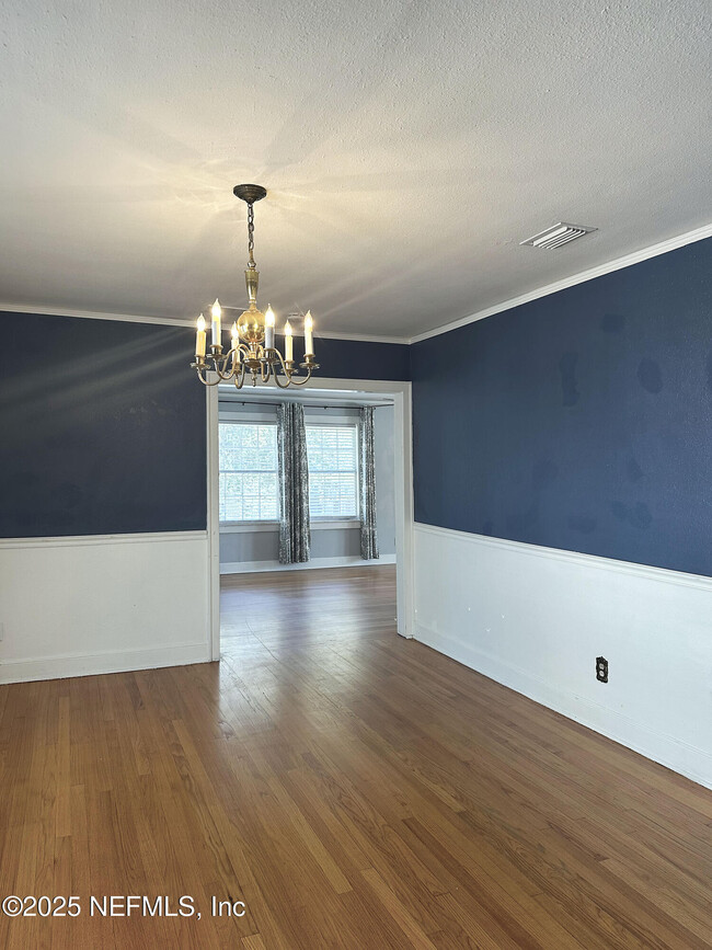 Building Photo - 2779 Riverside Ave