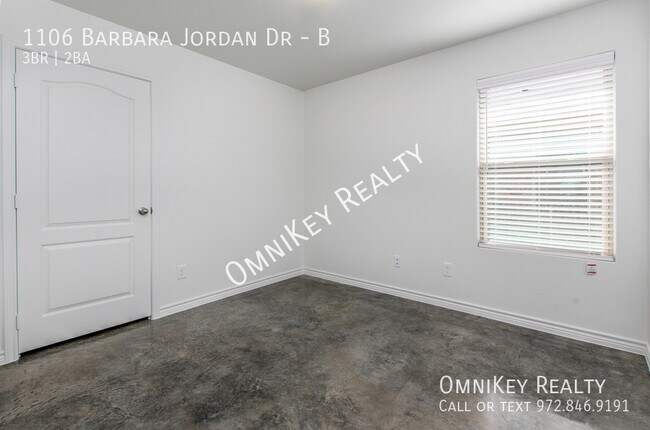 Building Photo - 1106 Barbara Jordan St