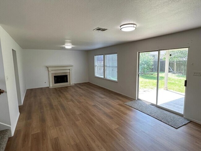 Building Photo - 909 Settlement Cove