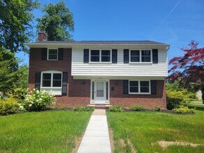 Building Photo - 4 Bedroom Colonial in Timonium