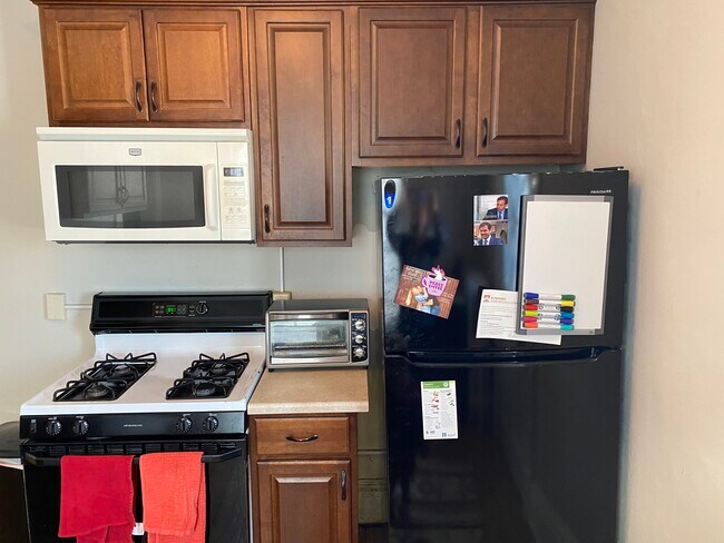 Building Photo - 2504 Girard Avenue South