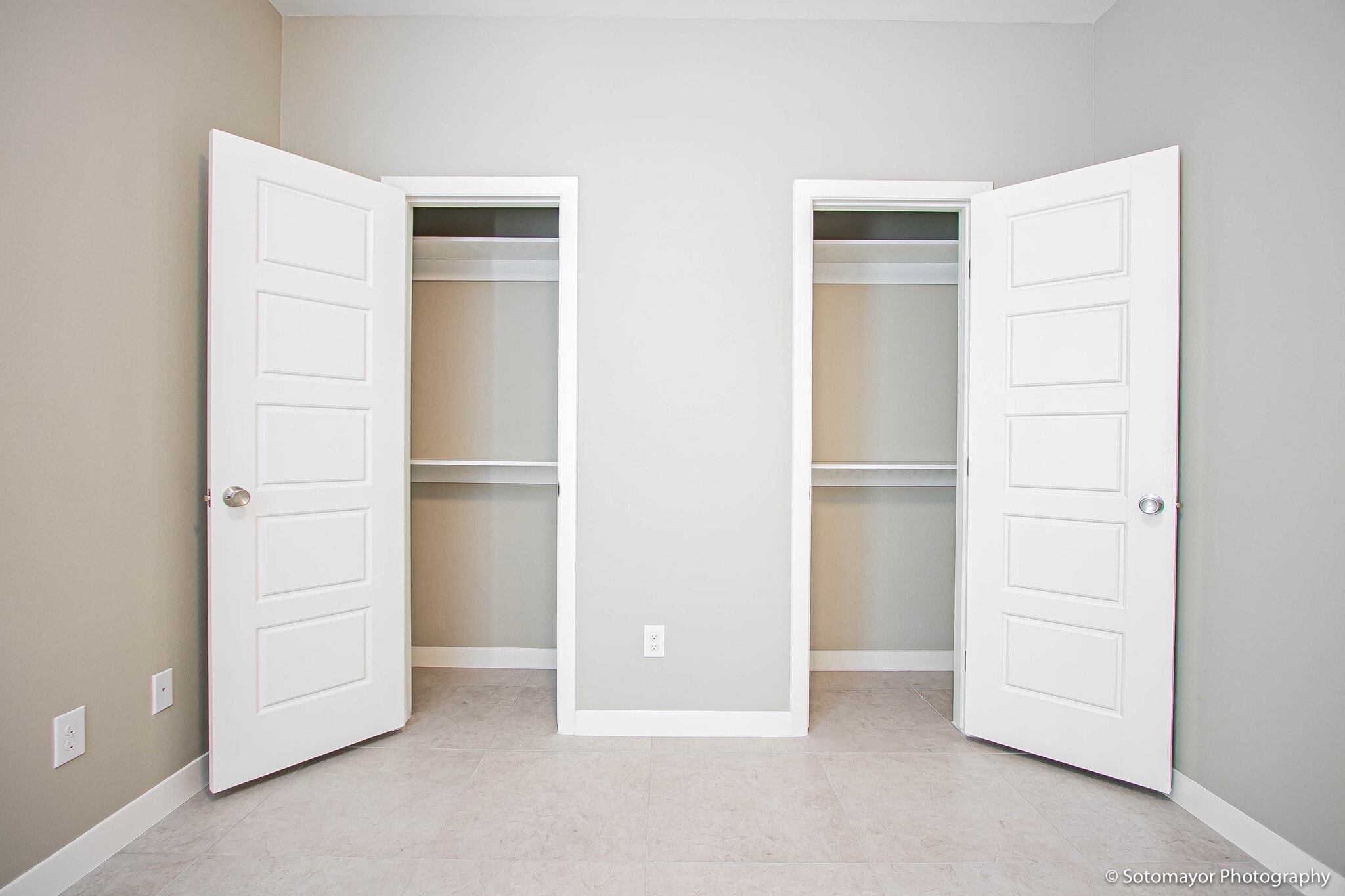 Building Photo - 3424 Golden Nugget