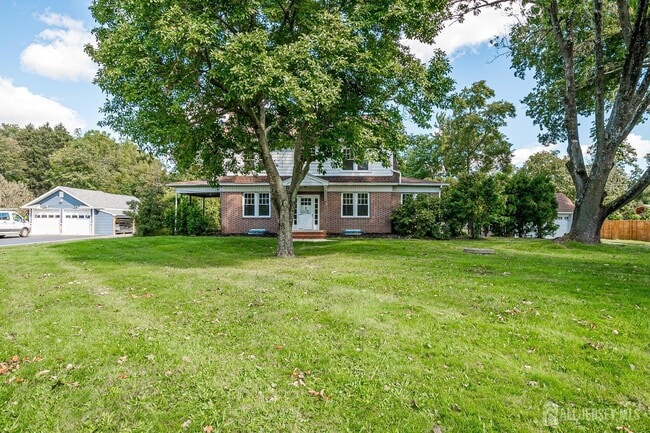 Building Photo - 338 Buckelew Ave