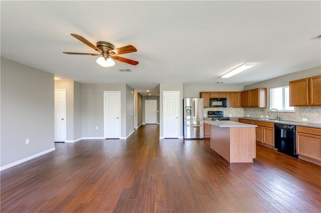 Building Photo - 5516 Nelson Oaks Dr
