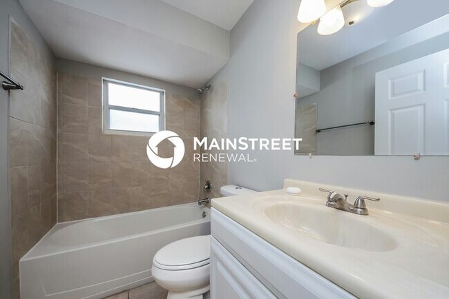 Building Photo - 3 Bedroom Pet-Friendly Home in Kissimmee, FL with Main Street Renewal