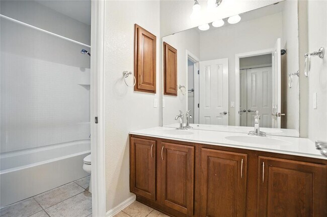 Building Photo - 208 Raindance Cove