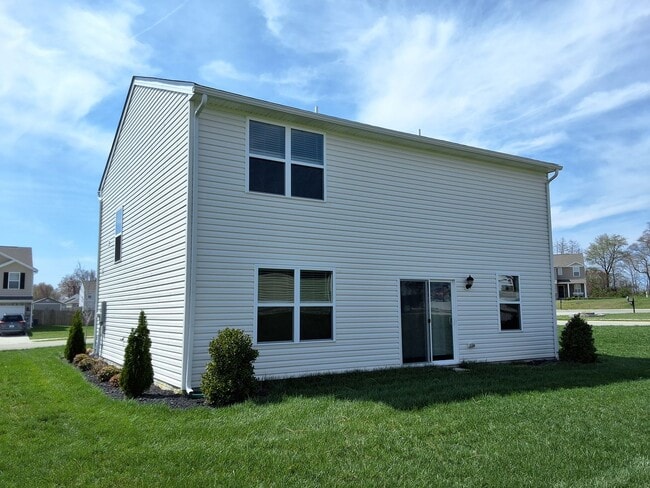 Building Photo - Beautiful Home in Elizabethtown