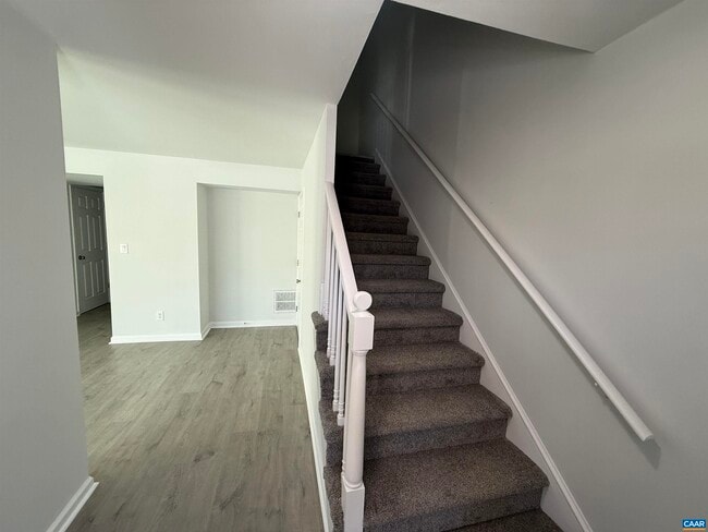 Building Photo - 120 Georgetown Green