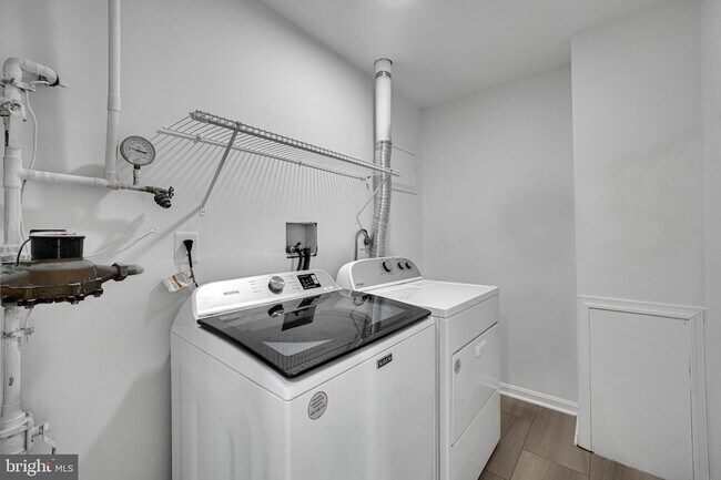 Building Photo - 8101 Chelaberry Ct