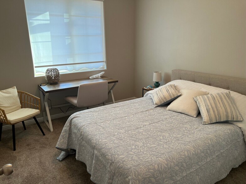 Building Photo - 1843 E 1220 S St