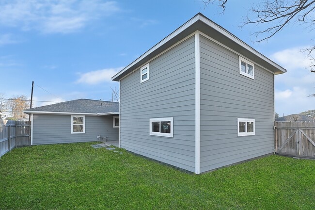 Building Photo - 1301 Avenue I