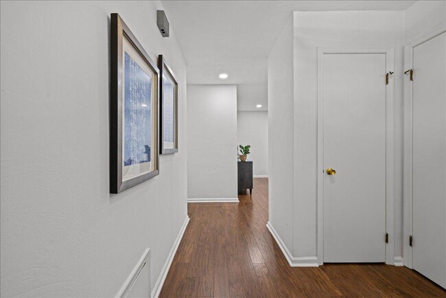 Building Photo - 4783 Rosecroft St