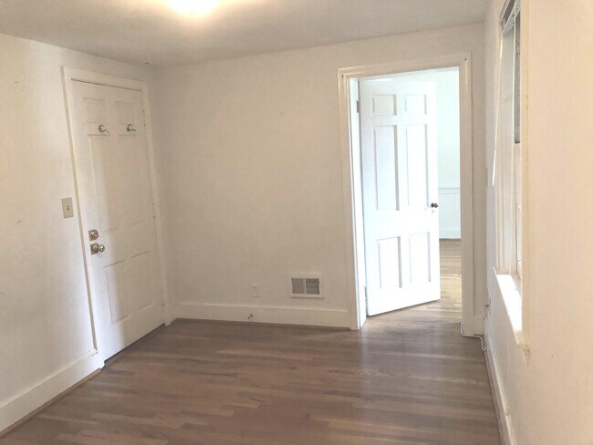 Building Photo - 4843 Butterworth Pl NW