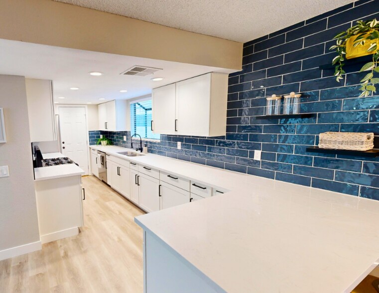 Building Photo - 7804 Sparkle Ave