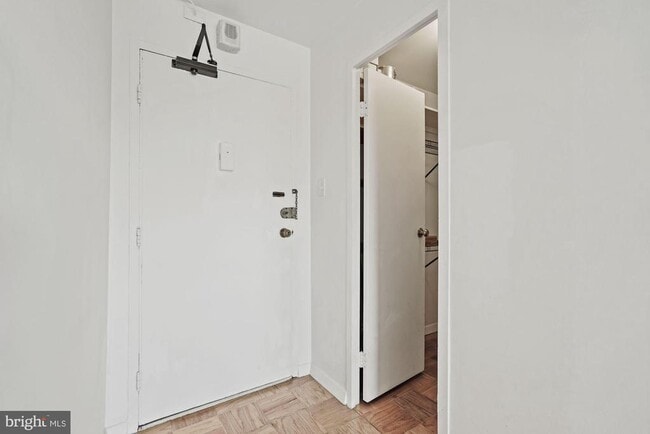 Building Photo - 1601 18th St NW