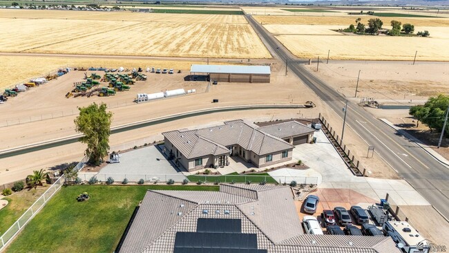 Building Photo - 2070 Araby Rd