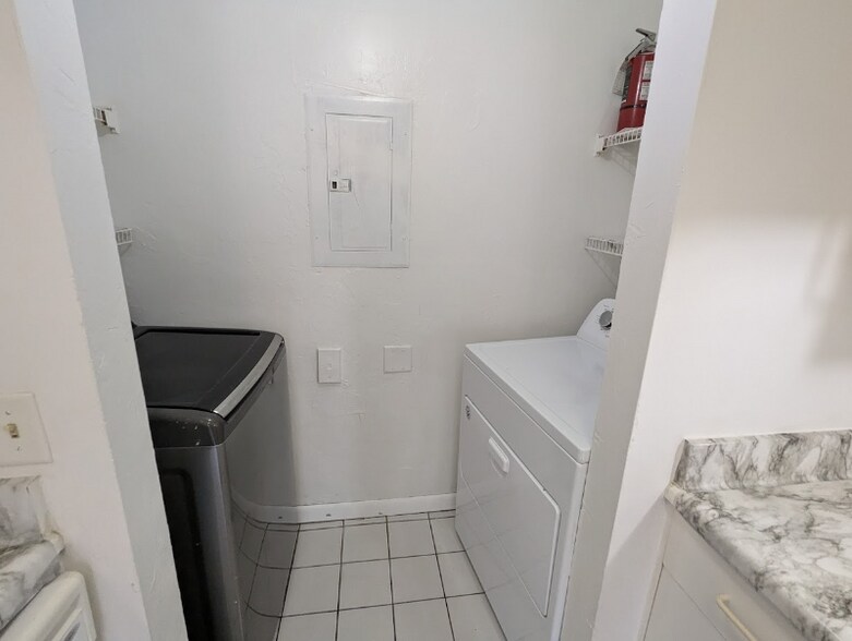 Building Photo - 3600 SW 23rd St