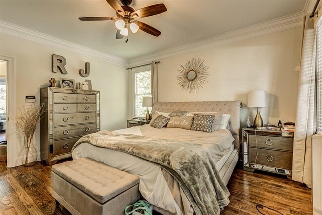 Building Photo - 1829 Sylvan Ridge Dr SW