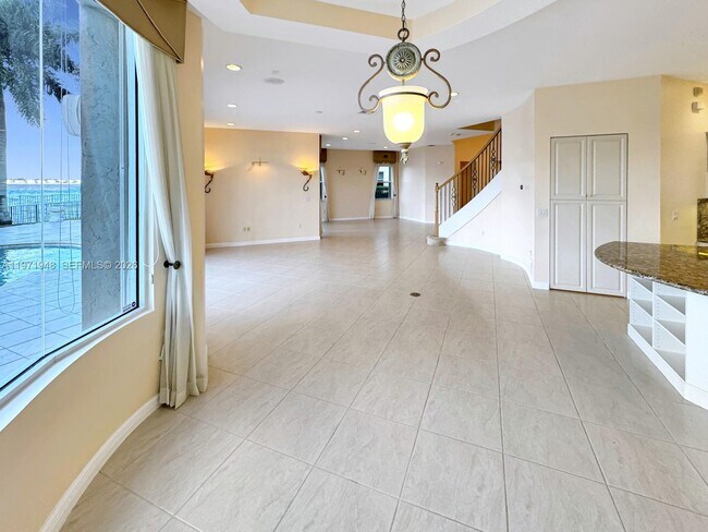 Building Photo - 5028 SW 170th Ave