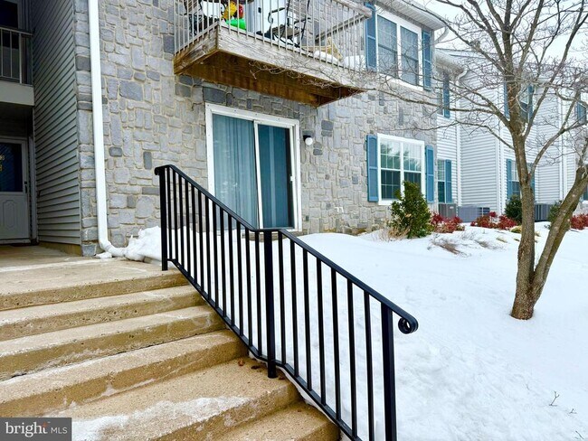 Building Photo - 14 Mimosa Ct