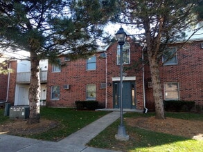 Building Photo - 1372 Cunat Ct