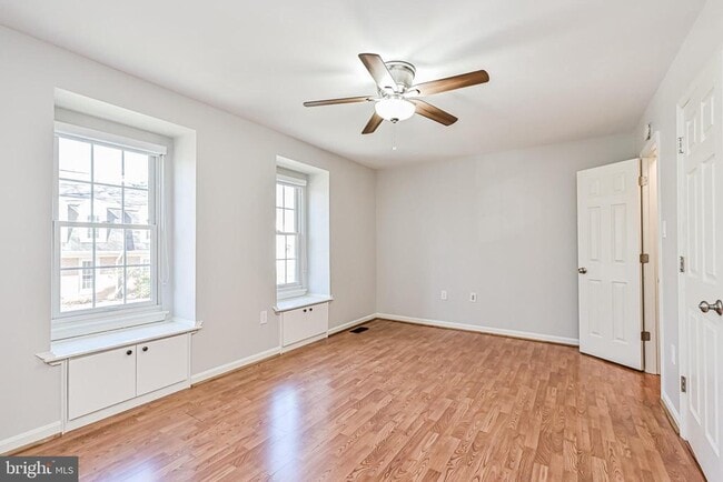 Building Photo - 9929 Hemlock Woods Ln