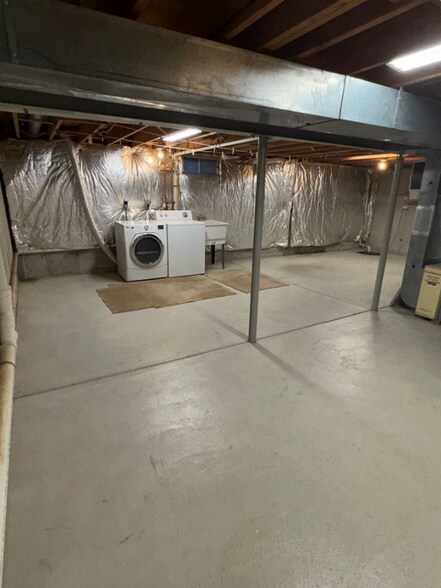 Building Photo - 142 Northwood Dr