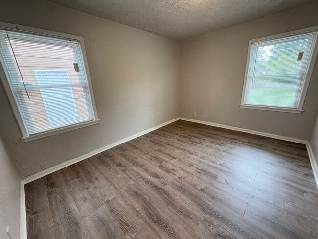Building Photo - 4376 N Frankfort Pl