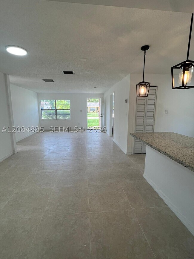 Building Photo - 3104 Tropic Blvd