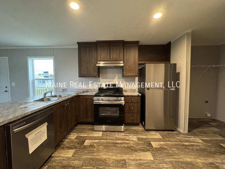 Primary Photo - 152 F St