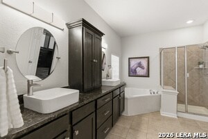 Building Photo - 922 Desert Bluff