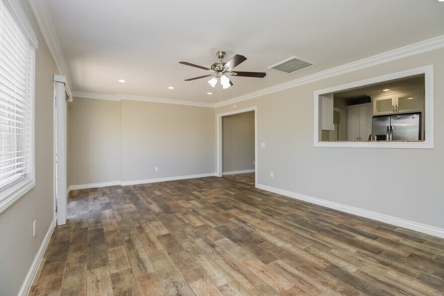 Building Photo - 1401 N Ironwood St