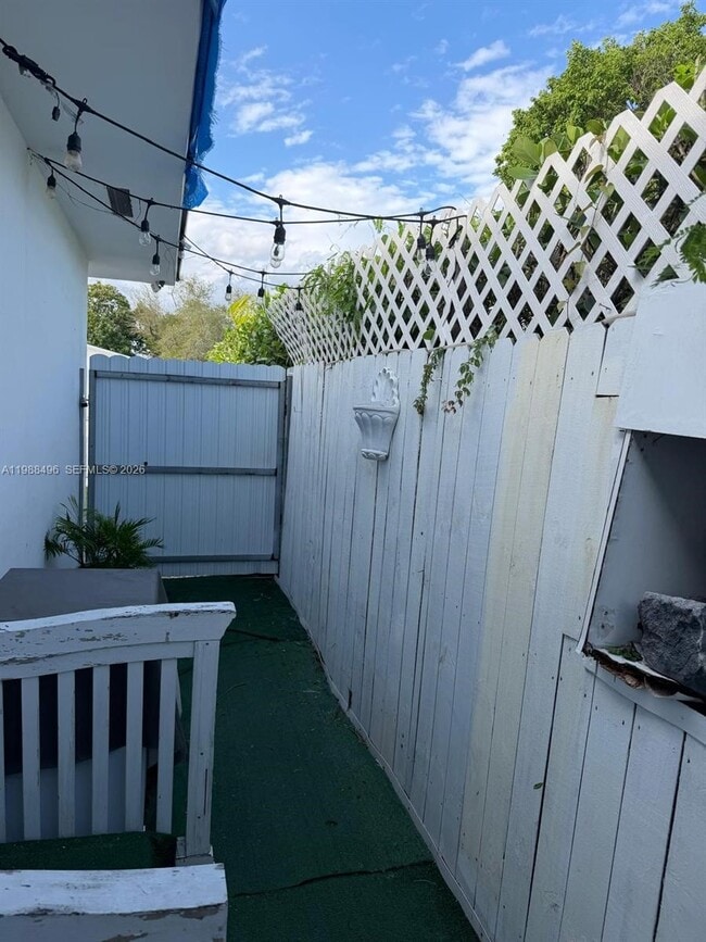 Building Photo - 3306 SW 24th Ter