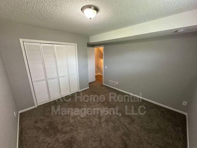 Building Photo - 433 Lee Dr