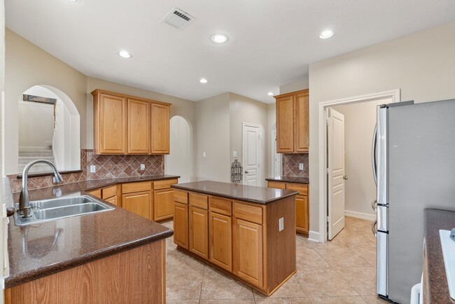 Building Photo - 3010 Blue Lagoon Ct