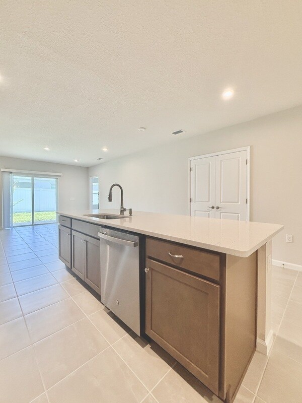 Building Photo - 507 Voltaire Dr