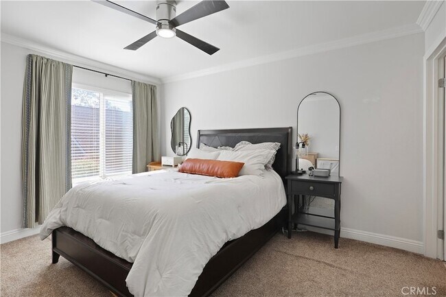 Building Photo - 1619 Carmel Cir W