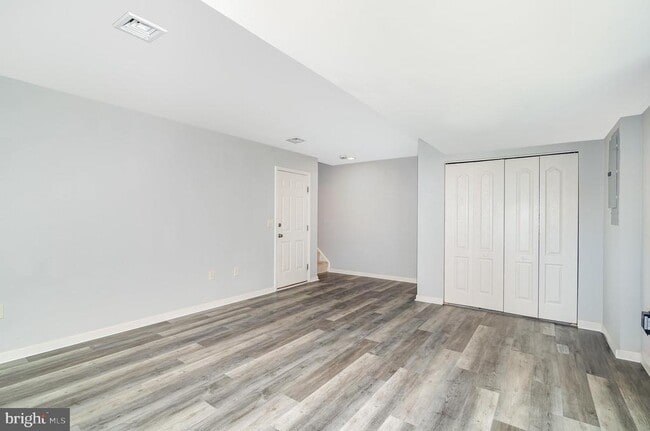 Building Photo - 6315 Creekbend Dr
