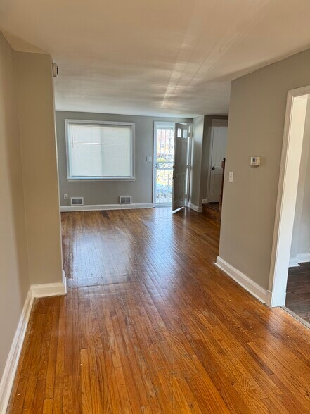 Building Photo - 1307 Hillsway Ct